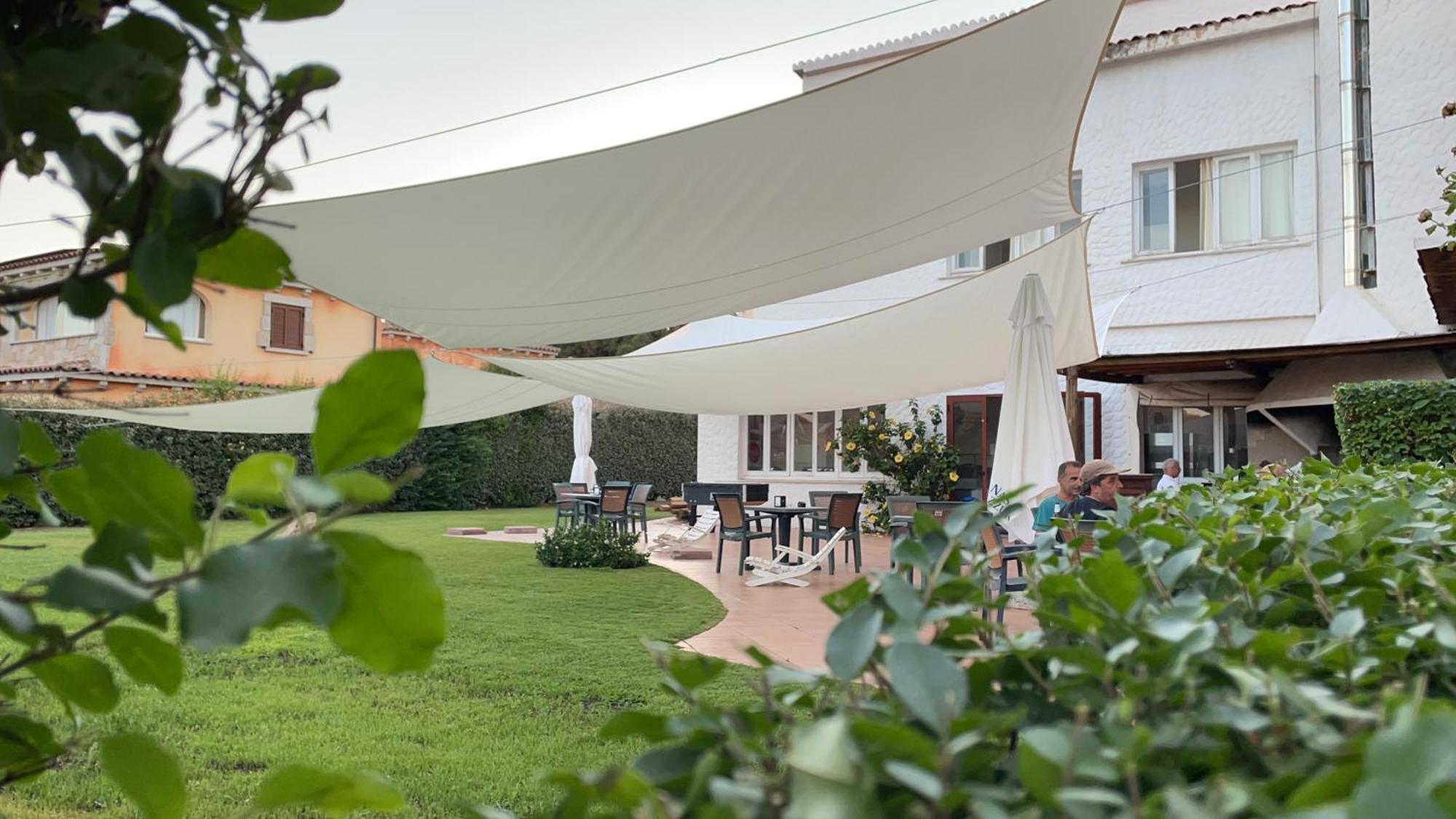 Hotel Al Faro Spiaggia La Cinta Santeodoro San Teodoro  Exteriör bild