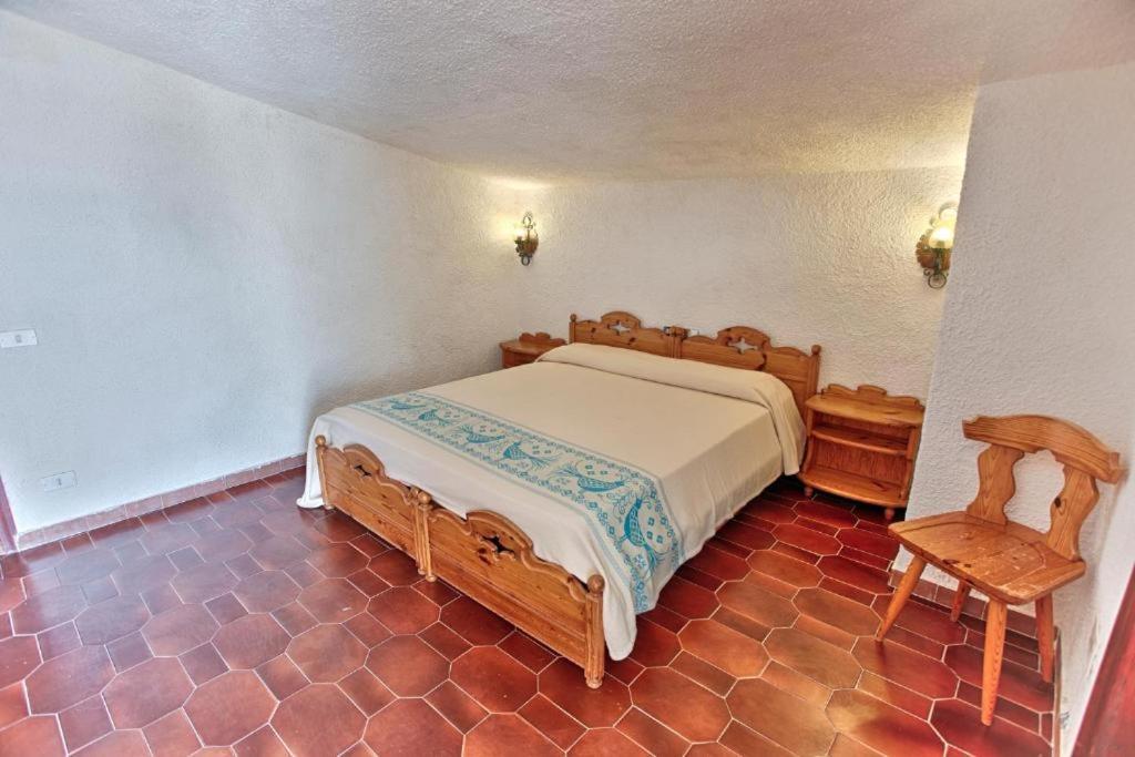 Hotel Al Faro Spiaggia La Cinta Santeodoro San Teodoro  Exteriör bild
